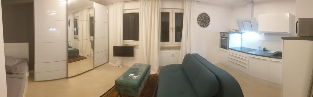 Apartment Mit Schoener, Moderner Einrichtung Кёльн Экстерьер фото